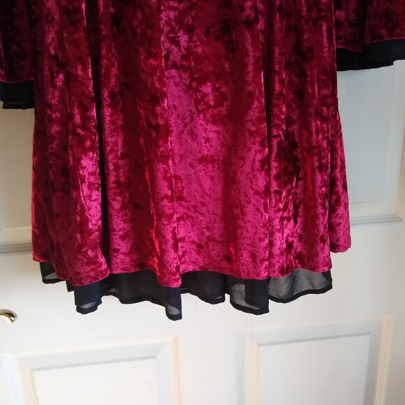 Red Velvet Bell Sleeve Dress from Hot Topic - Picture 4 of 6